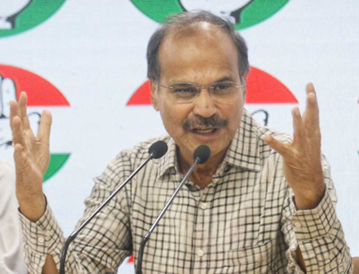 एक राष्ट्र एक चुनाव पैनल की सदस्यता पर अधीर रंजन बोले : मंत्रियों ने नहीं, बाबू ने बुलाया एक राष्ट्र एक चुनाव पैनल की सदस्यता पर अधीर रंजन बोले : मंत्रियों ने नहीं, बाबू ने बुलाया